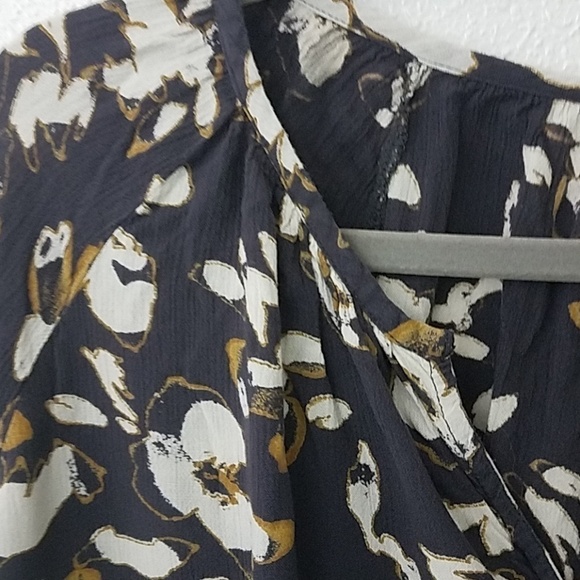 𝅺melrose & Market M peasant blouse button front - Picture 8 of 8